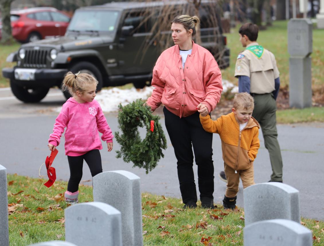 Wreaths for Boscawen 2023 - NH State Veterans Cemetery Volunteers